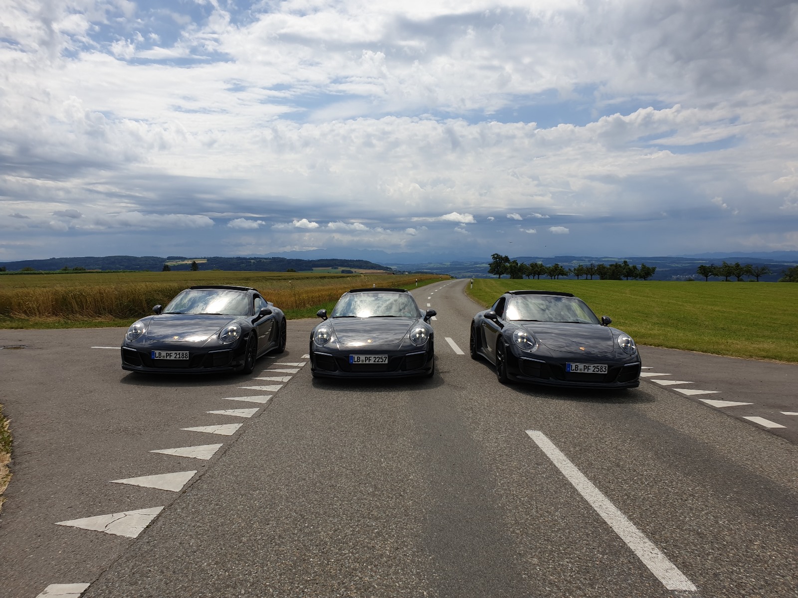 Three Porsche 911 lineup